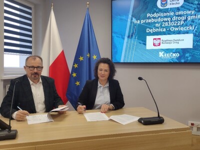 Podpisanie umowy droga Debnica-Owieczki