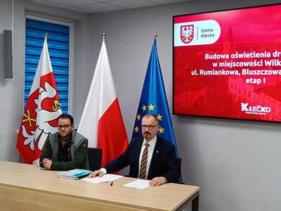 Podpisanie umowy na budowę oświetlenia w Wilkowyji