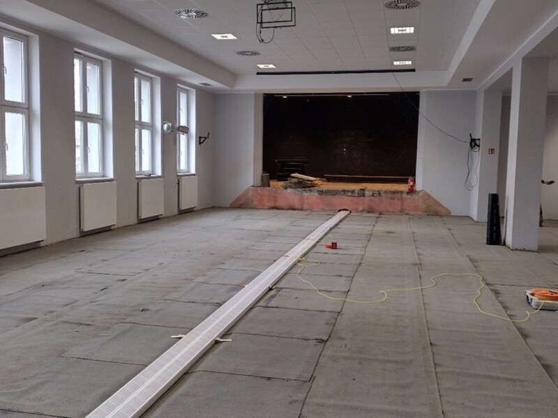 Wymiana parkietu w Miejsko-Gminnym Ośrodku Kultury w Kłecku