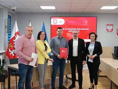Podpisanie umowy na remont ul. Targowej i Bujarskich 