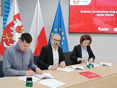 Podpisanie umowy na remont ul. Targowej i Bujarskich 