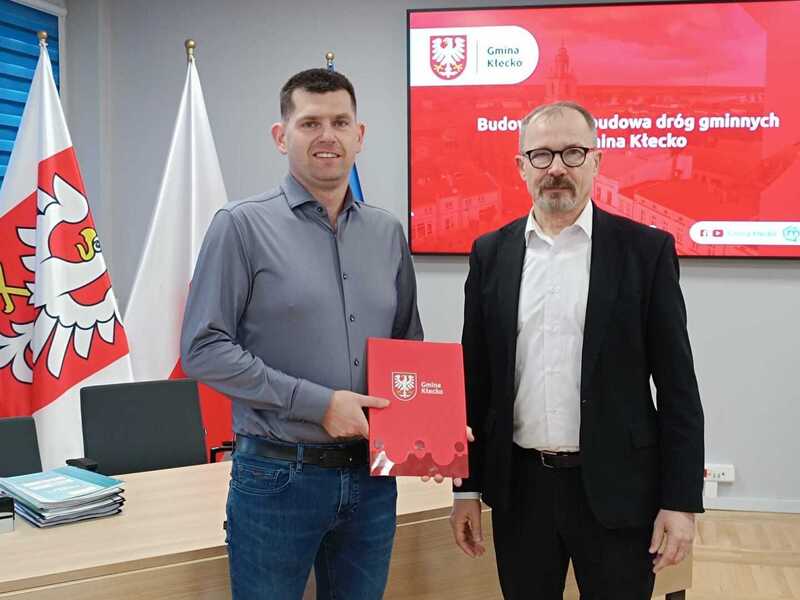 Podpisanie umowy na remont ul. Targowej i Bujarskich