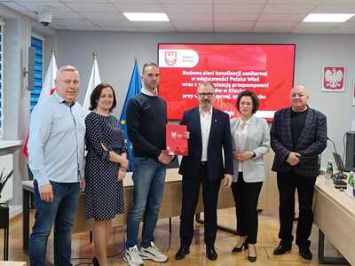 Podpisanie umowy na realizację prac przy przepompowni w Kłecku oraz kanalizacji w Polskiej Wsi