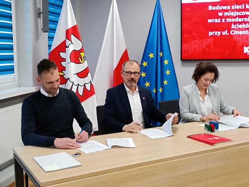 Podpisanie umowy na realizację prac przy przepompowni w Kłecku oraz kanalizacji w Polskiej Wsi