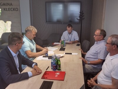 Podpisanie umów na rozpoczęcie modernizacji strażnicy w Ułanowie