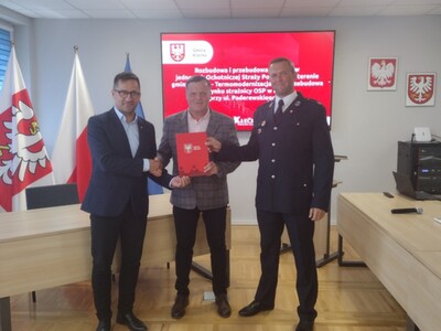 Podpisanie umów na rozpoczęcie modernizacji strażnicy w Kłecku