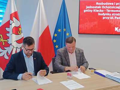 Podpisanie umów na rozpoczęcie modernizacji strażnicy w Kłecku