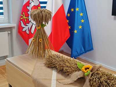 Wręczenie nominacji dla starostów i asystentów dożynek gminy Kłecko w sali sesyjnej