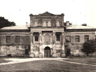 palac_tuz_po_wojnie__lata_50.jpg[small]