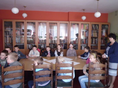 Lekcja biblioteczna o katalogach i bibliotece