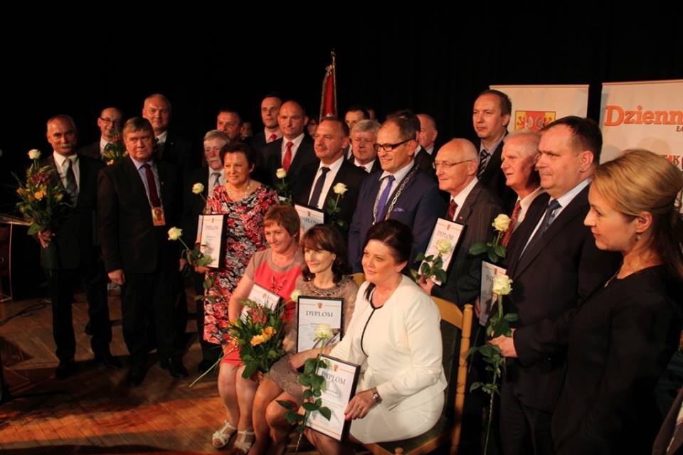 zdjęcie pochodzi ze strony
http://lodzkie.pl/aktualnosci/rss/sejmik-%C5%9Bwi%C4%99towa%C5%82-dzie%C5%84-samorz%C4%85dowca#prettyPhoto
