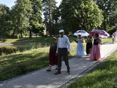 Park Miejski, ludzie, parasole