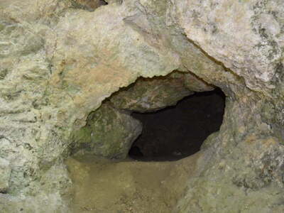 Jaskinie w Płóczkach Dolnych