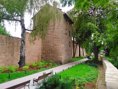 Mury obronne: Spacer w Carcassonne