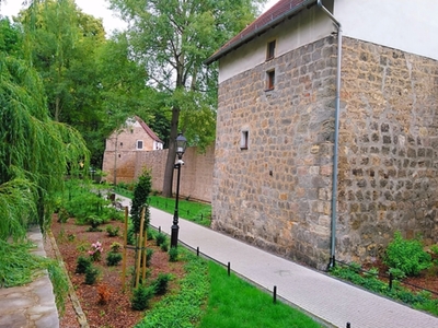 Mury obronne: Spacer w Carcassonne