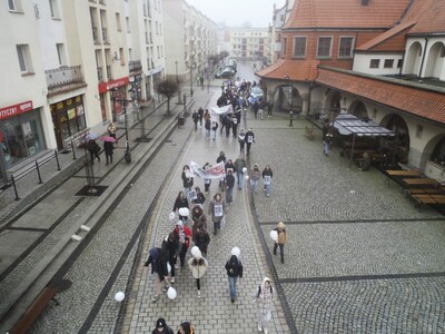 Kampania profilaktyczna „NieMoc PrzeMoc” na rynku w Lwówku Śl., fot. 3