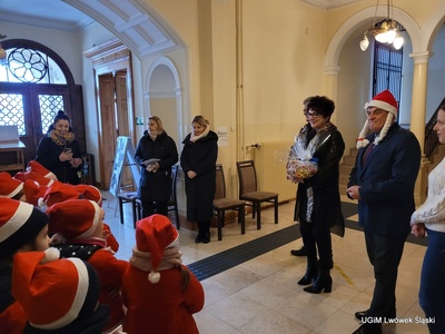 Grupa przedszkolaków w Urzędzie Gminy i Miasta Lwówek Śląski, fot. 4