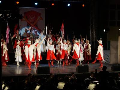 Koncert Noworoczny - na scenie Reprezentacyjny Zespół Artystyczny Wojska Polskiego, fot. Starostwo Powiatowe w Lwówku Śl.