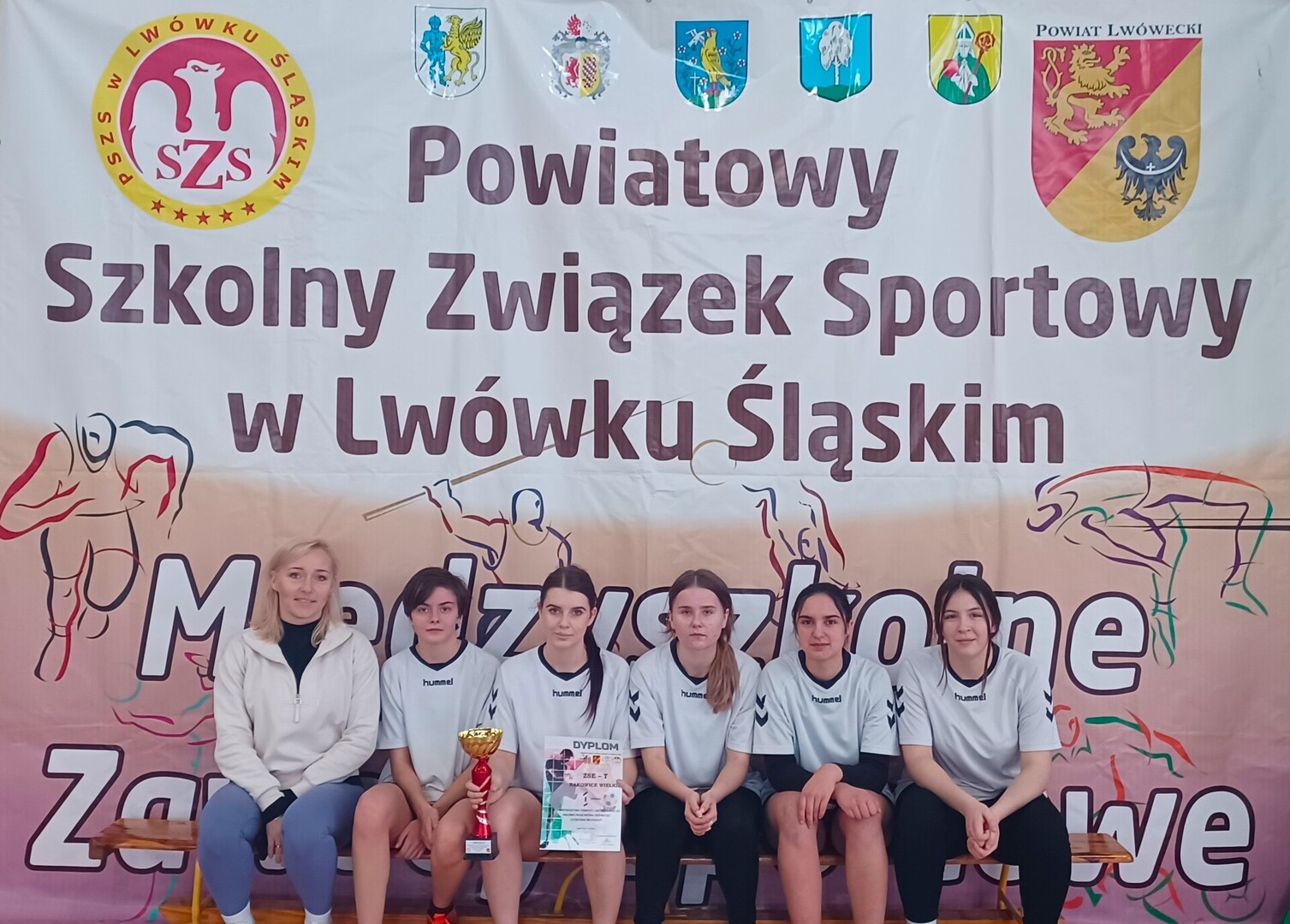 Najlepsza drużyna zawodów - dziewczęta z ZSET Rakowice Wielkie