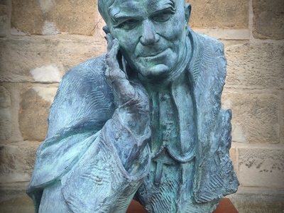 Rzeźba Jana Badyny na lwóweckim rynku, fot. 1