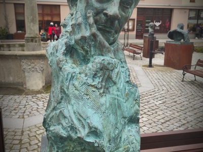 Rzeźba Jana Badyny na lwóweckim rynku, fot. 4