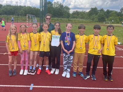 MISTRZOSTWA STREFY JELENIOGÓRSKIEJ SZS – TRÓJBÓJ LEKKOATLETYCZNY d