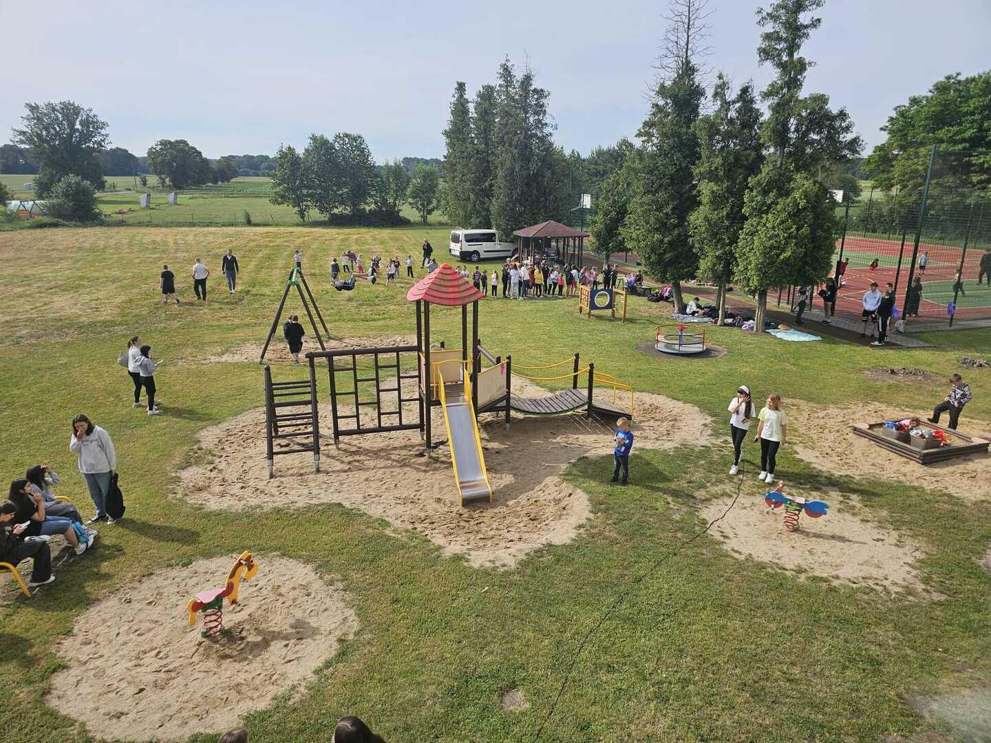 FESTYN DLA DZIECI W ZBYLUTOWIE, fot. 1