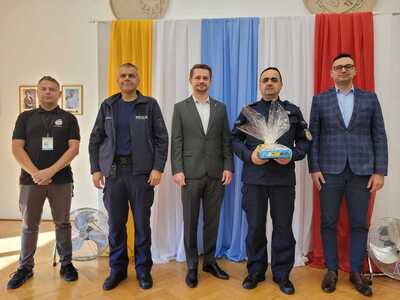 BURMISTRZ PRZEKAZAŁ ALKOMAT LWÓWECKIEJ POLICJI