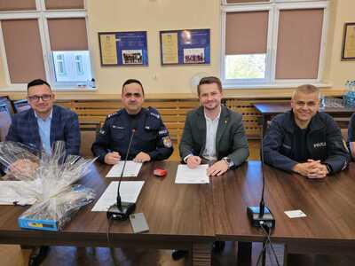 BURMISTRZ PRZEKAZAŁ ALKOMAT LWÓWECKIEJ POLICJI, FOT. 7