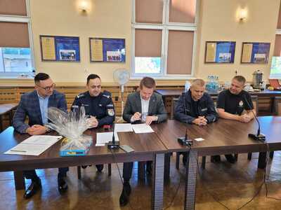 BURMISTRZ PRZEKAZAŁ ALKOMAT LWÓWECKIEJ POLICJI, FOT. 6