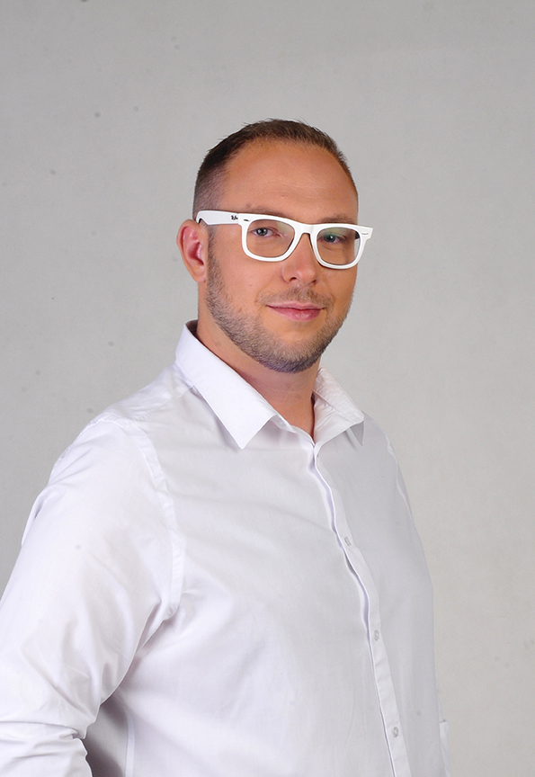 Sekretarz Piotr Walczak [595x864]