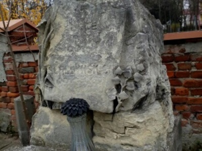 Cmentarz w Łęczycy, grób Seredynskich, fot. J.Bielicki 
