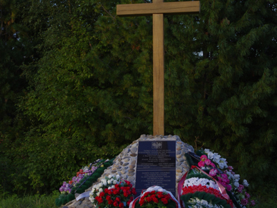 Krzyż upamiętniający powstańców zabajkalskich z 1866 r., poległych pod Myszychą, fot. Wikimedia
