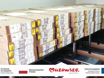 168 komputerów i 24 monitory interaktywne trafiły do gminnych szkół
