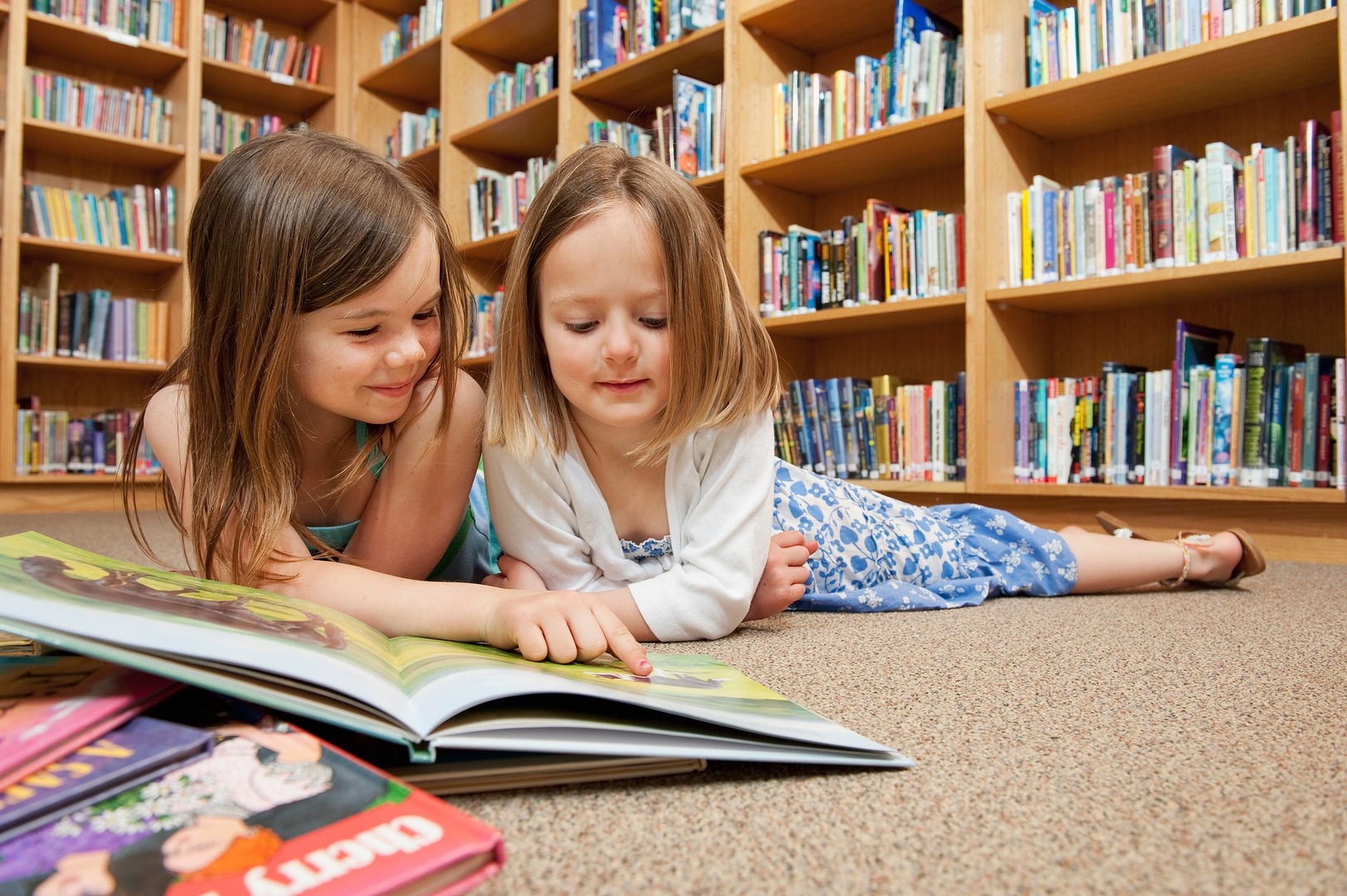 Dodatkowe fundusze na zakup nowości wydawniczych do szkolnych bibliotek 