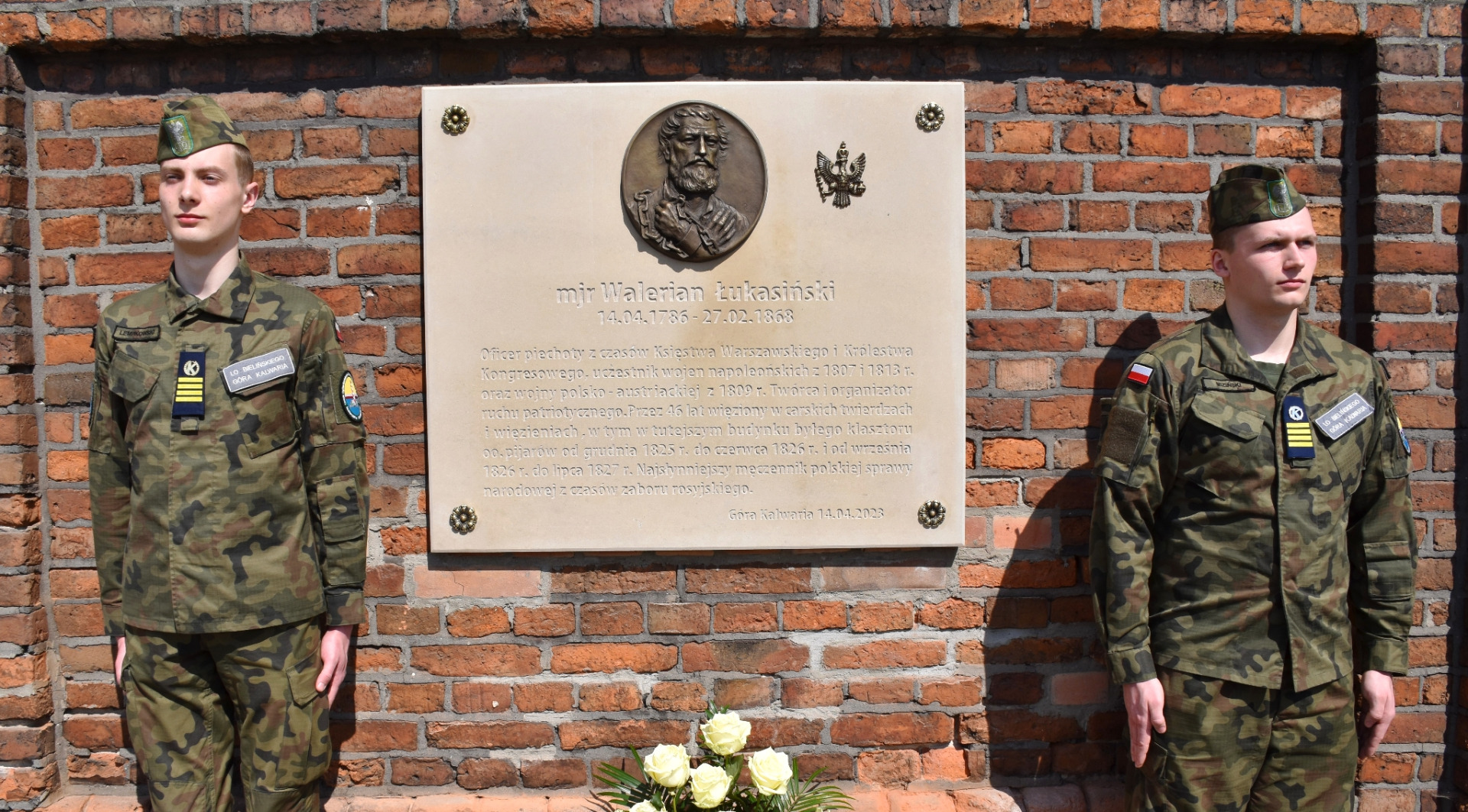 Odsłonięcie tablicy poświęconej mjr. Walerianowi Łukasińskiemu