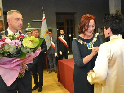 Tytuł "Zasłużony dla Góry Kalwarii" dla malarki Teresy Pietras