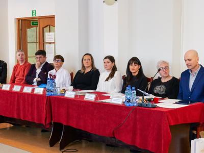 Wyjątkowe wyróżnienie dla Radosława Grzebienia – odznaka honorowa „Za zasługi dla Ochrony Zdrowia”