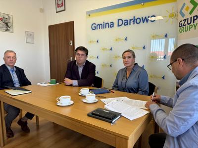 Umowa podpisana! Ruszamy z kolejną ważną inwestycją wodociągową w Gminie Darłowo