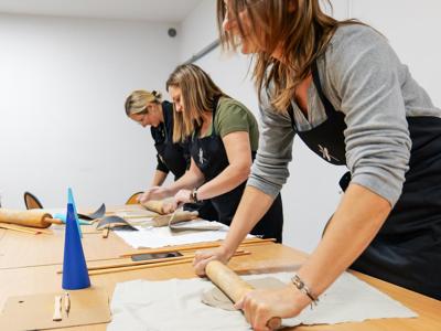 Pracownia Ceramiczna „Ważka” – twórcze początki i świąteczne plany