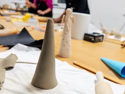 Pracownia Ceramiczna „Ważka” – twórcze początki i świąteczne plany