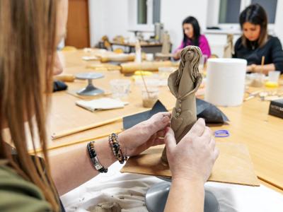 Pracownia Ceramiczna „Ważka” – twórcze początki i świąteczne plany