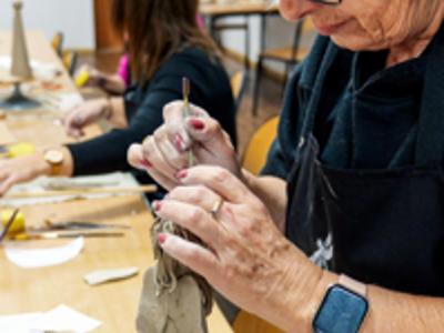 Pracownia Ceramiczna „Ważka” – twórcze początki i świąteczne plany