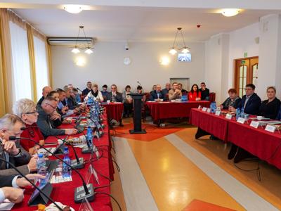 Budżet uchwalony jednogłośnie. Ponad 23 mln zł na inwestycje. Gmina Darłowo stawia na rozwój w 2026 roku