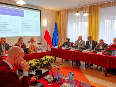 Budżet uchwalony jednogłośnie. Ponad 23 mln zł na inwestycje. Gmina Darłowo stawia na rozwój w 2026 roku