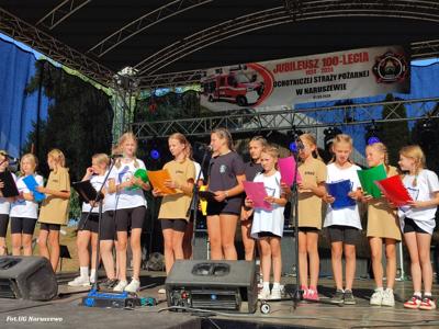 Obchody 100-lecia istnienia jednostki OSP Naruszewo - część oficjalna uroczystości oraz piknik rodzinny