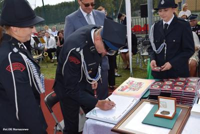 Obchody 100-lecia istnienia jednostki OSP Naruszewo - część oficjalna uroczystości oraz piknik rodzinny