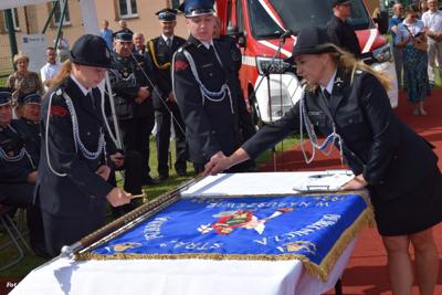 Obchody 100-lecia istnienia jednostki OSP Naruszewo - część oficjalna uroczystości oraz piknik rodzinny