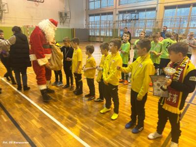Mikołajkowy Turniej Piłki Halowej Młodzików - kat. trampkarze (07.12.2024r.)