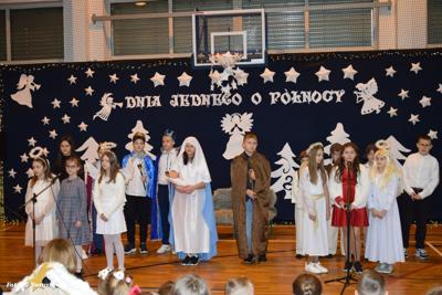 Spotkanie opłatkowe i jasełka w SP Naruszewo (19.12.2024r.)
